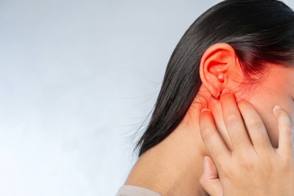 Symptoms and Causes of Ear Ringing (Tinnitus)